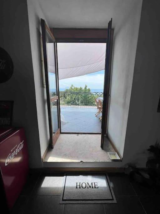 Villa Kamyhouse Una Tranquilla Struttura Nel Verde Neapel Exterior foto