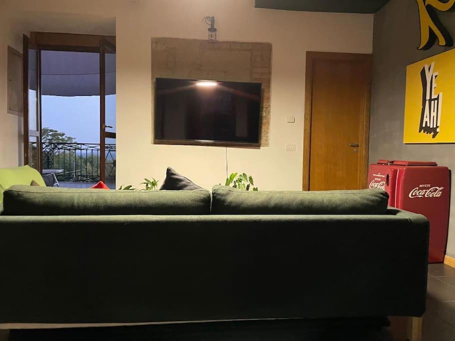 Villa Kamyhouse Una Tranquilla Struttura Nel Verde Neapel Exterior foto