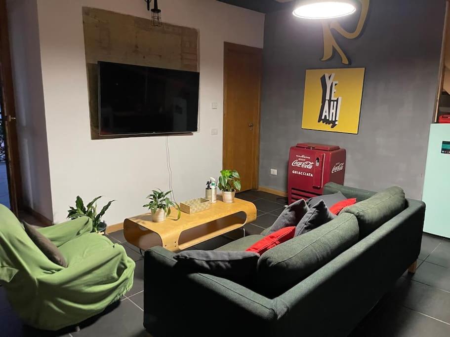 Villa Kamyhouse Una Tranquilla Struttura Nel Verde Neapel Exterior foto