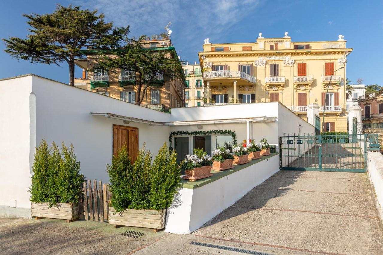 Villa Kamyhouse Una Tranquilla Struttura Nel Verde Neapel Exterior foto