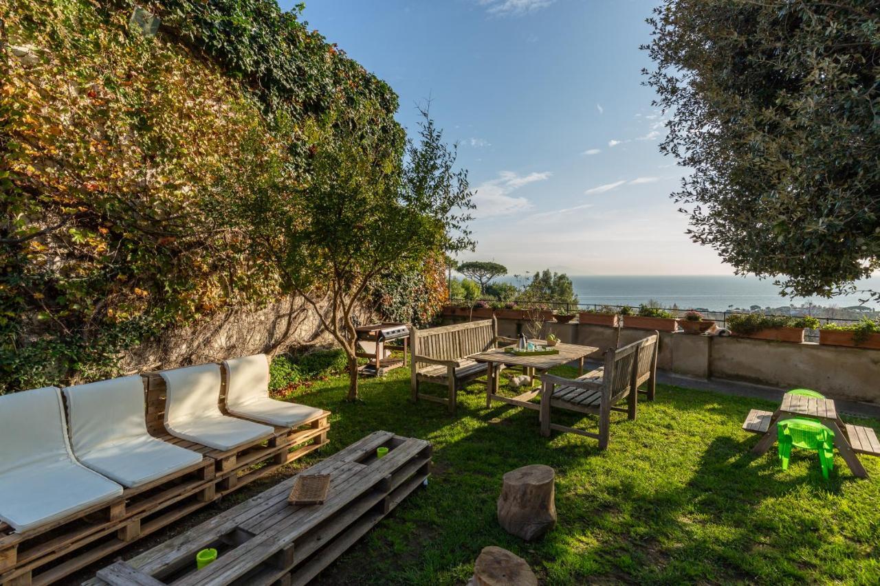 Villa Kamyhouse Una Tranquilla Struttura Nel Verde Neapel Exterior foto
